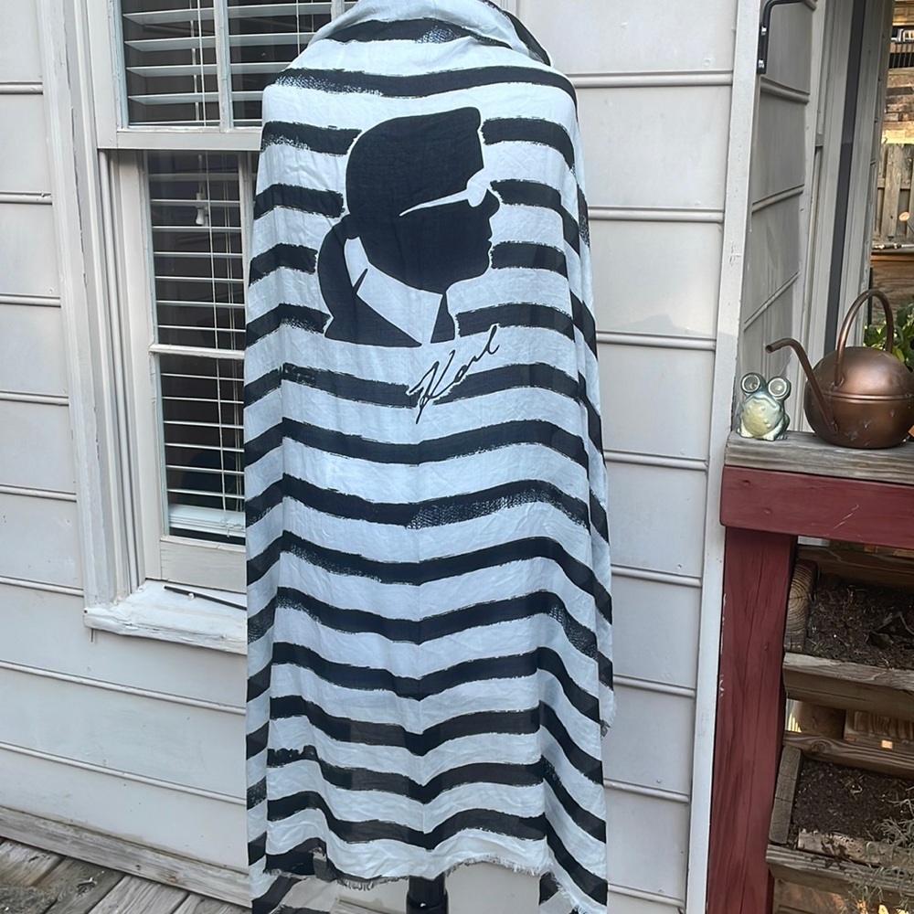 EUC- Karl Lagerfeld Black & White Silk Blend LOGO LARGE Scarf